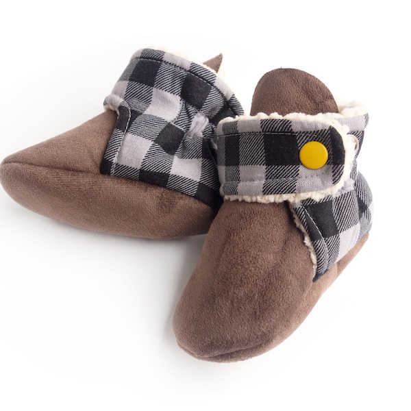 Buffalo plaid baby gift, soft + cozy infant footwear. Minimal new baby boots with faux fur. Easy snap baby booties, stay on newborn shoes.
