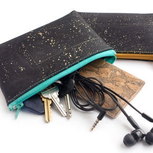 Black + gold medium zipper pouch in cork leather. Vegan leather. Zipper clutch. Cork clutch. Cork fabric.