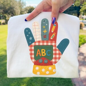Lerarenhand ABC PNG Retro Patchwork Back to School-sublimatieontwerp