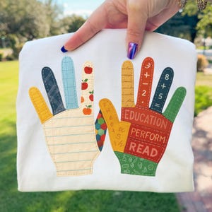 Lehrer Hände PNG Retro Patchwork Zurück zu Schule Sublimationsentwurf