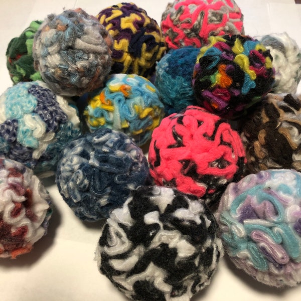 20 Sugar glider Pompoms, small animal pompoms, fleece pompoms, sugar glider balls, sugar glider toy, small toy, soft toy, safe toy,