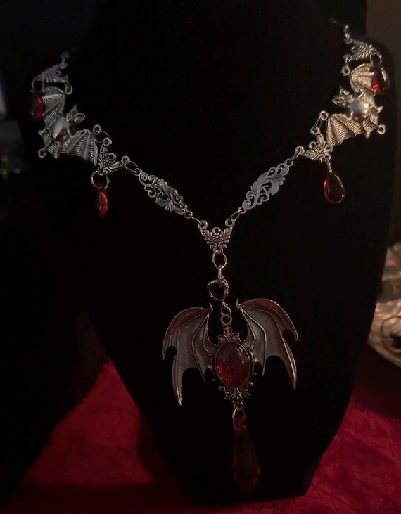 enchanted necklace for beauty and allure