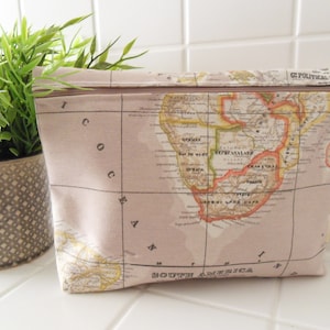 small toiletry bag world map for globetrotters