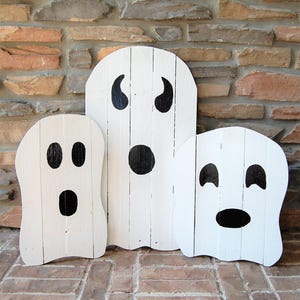 Single Halloween Ghost Home Yard Decorations made from reclaimed wood - Fall Decor, Lawn Decor, Halloween Decorations, Front Yard, Ghosts