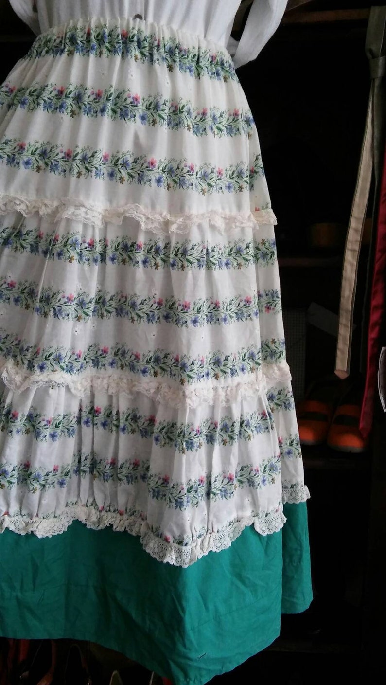 1950s lace tiered skirt green and white full skirt size 12 34 length