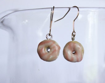 srawberry and vanilla doughnut earrings / food jewellerry / fimo clay
