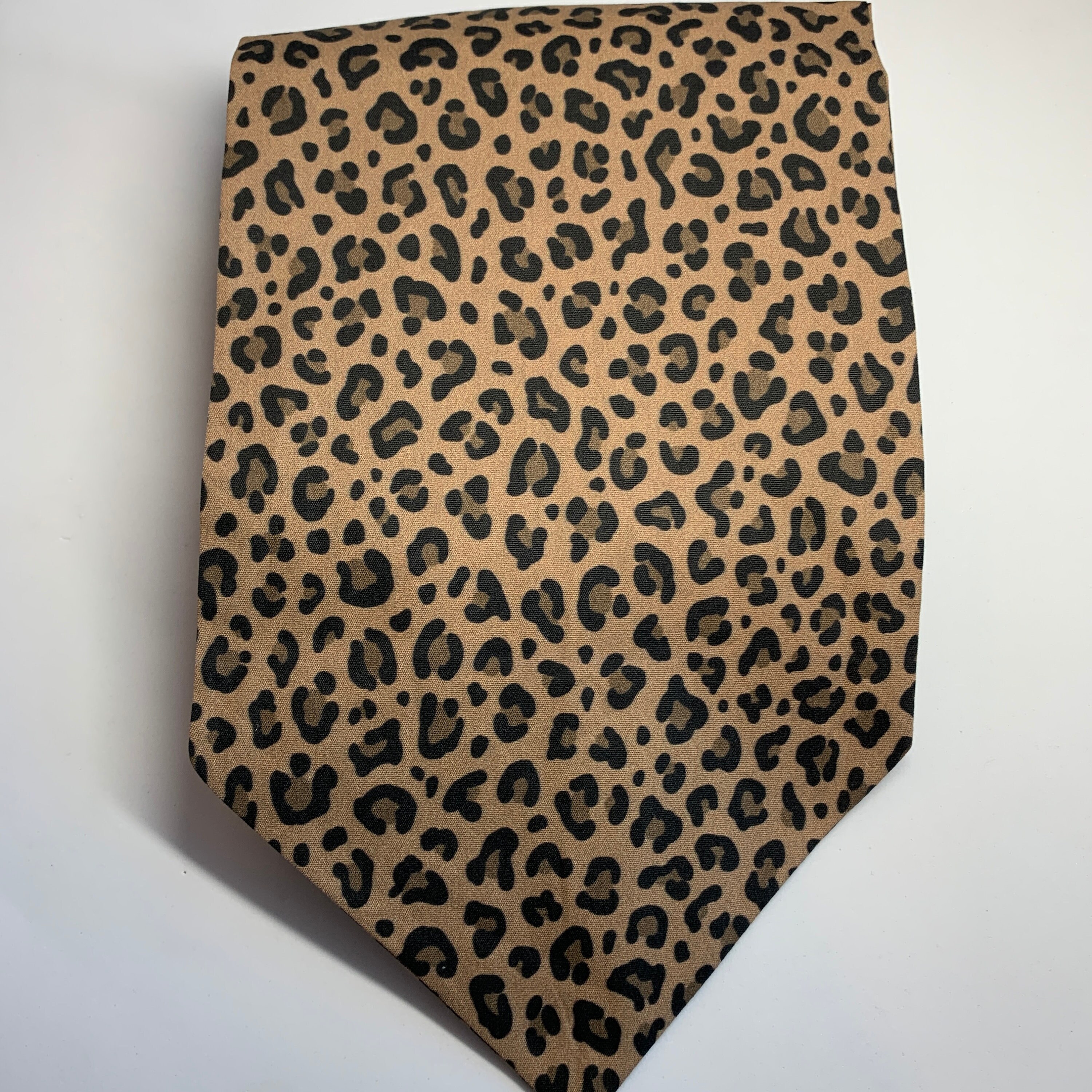 Men's Leopard Print Ascot Cravat - 'Under Shirt' Style Necktie, 44 Inches Long, 100% Polyester