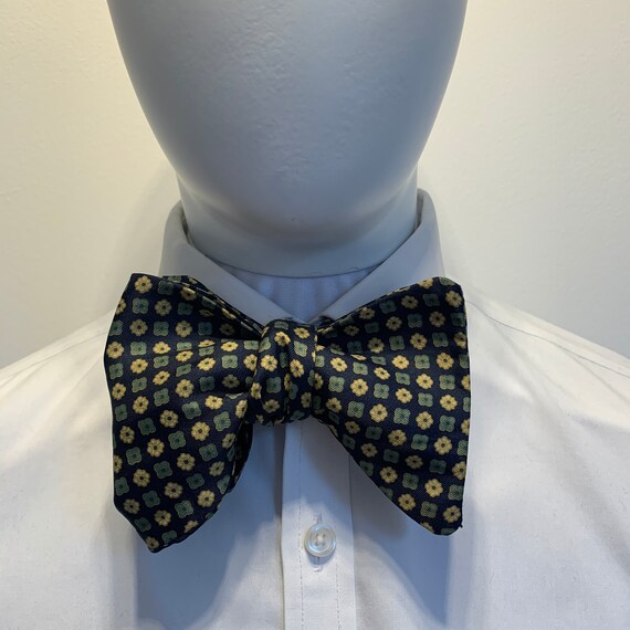 Pattern Vintage Self Tie Bow Tie - Wembley W16 -2 Cols - Etsy