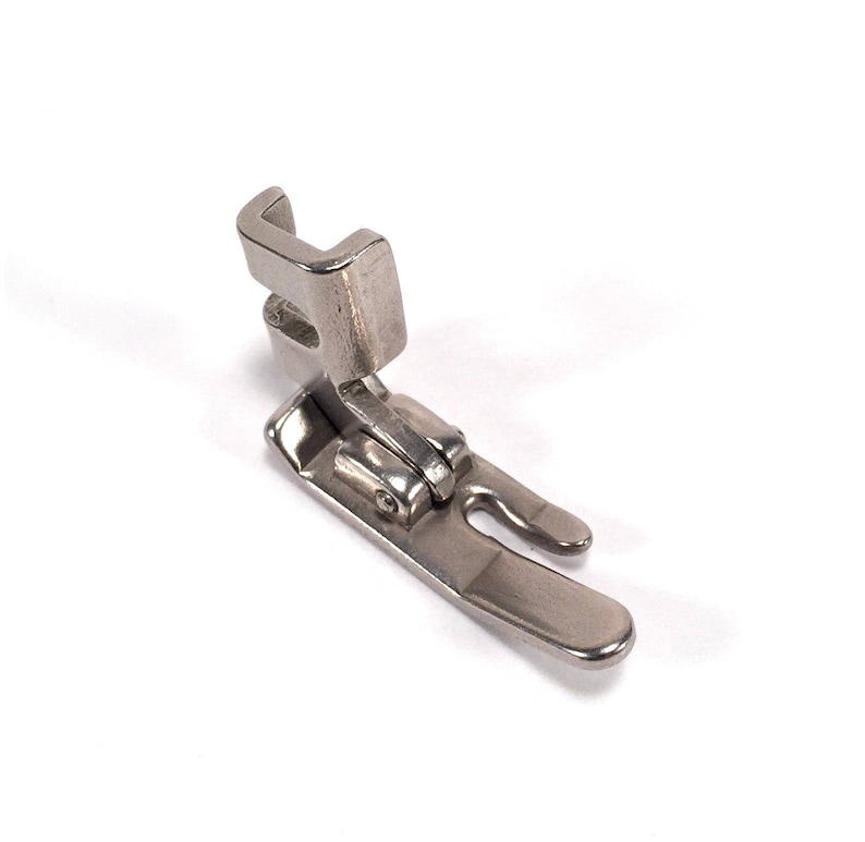 SINGER SEWING MACHINE LOW SHANK STRAIGHT STITCH FOOT 15 27 28 66 99 201 221 222
