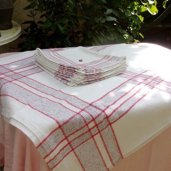 Un service de table ancien une nappe et 6 serviettes db