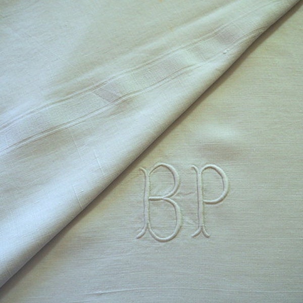 Nappe ancienne en lin, liteaux blancs , monogramme