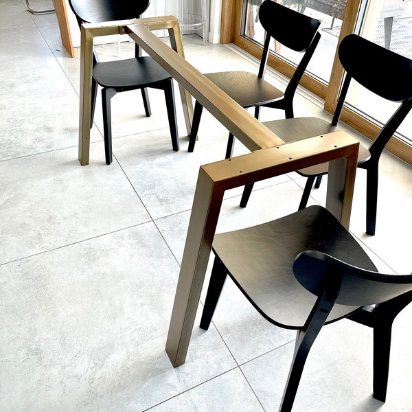 Pieds de table en métal trapézoïdal durables / Finitions élégantes - Parfaits pour la décoration intérieure et assortis aux accents dorés. Pieds de table « CLEO BASE »