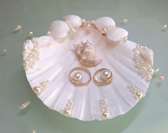 Shell ring holder, Wedding Ring Holder, Seashell, Natural materials from the sea