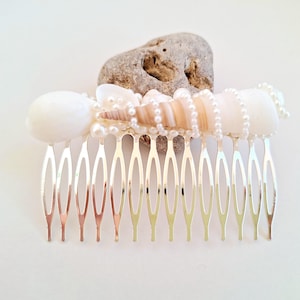 Beach hair comb, Beach wedding, Sea shell hair accessory, Seashell Hair accessories, Mermaid hair comb, shell bridal hair comb, Headpiece