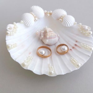 Shell ring holder, Wedding Ring Holder, Seashell