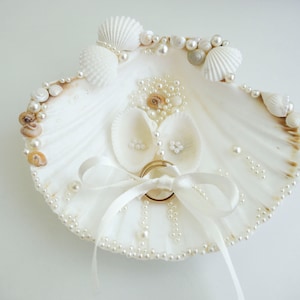 Big Seashell ring holder, Beach Wedding , Large shells Ring Holder, Mermaid wedding