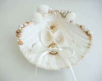 Big Seashell ring holder, Beach Wedding , Large shells Ring Holder, Mermaid wedding