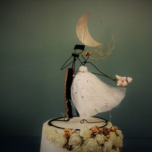 Wedding cake topper, Wire cake topper figurine, Cake decoration, Custom cake topper, Bride and groom cake topper, Wedding decoration, Rustic