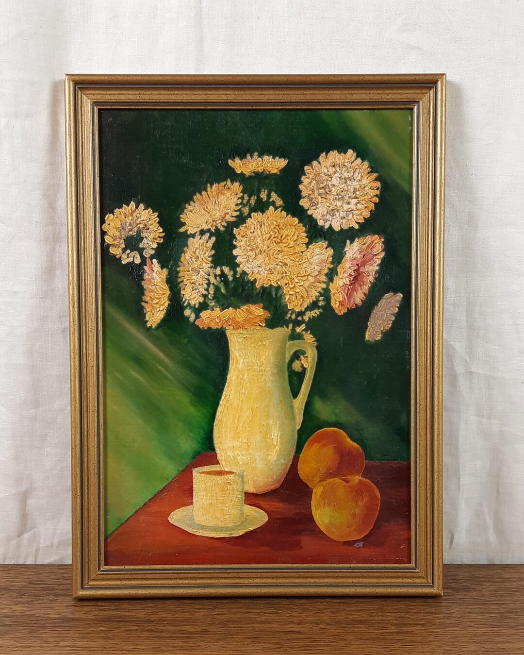 絵画　花瓶　油絵 花瓶に入った菊、花、果物、カップを描いたヴィンテージの静物油絵