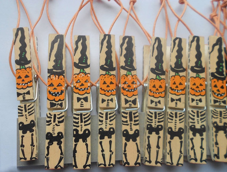 Halloween Handpainted Wooden Clothespins. Small Gift for Halloween