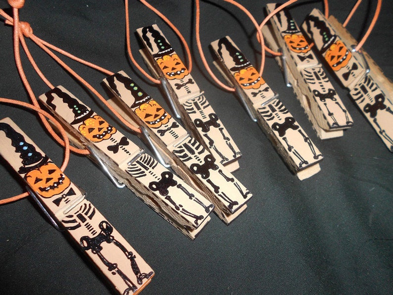 Halloween Handpainted Wooden Clothespins. Small Gift for Halloween