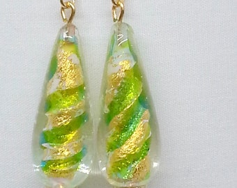 BOUCLES D'OREILLES en perles de verre de MURANO authentiques gouttes collection stripes vert feuille d'or sur crochets finition or 14 carats