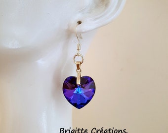 BOUCLES D'OREILLES "COEURS" en cristal swarovski montées sur bélières et crochets d'oreilles en argent.