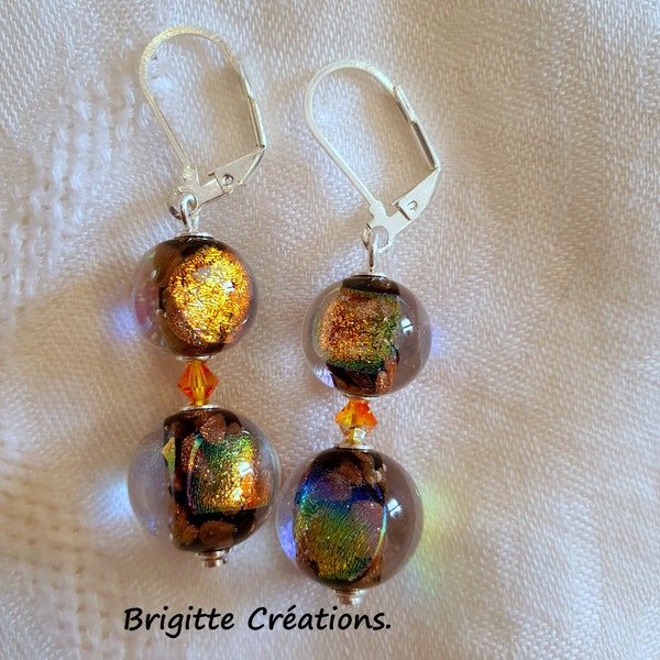 BOUCLES D'OREILLES en perles de verre de MURANO authentiques dichroiques irisées sur dormeuses en argent.