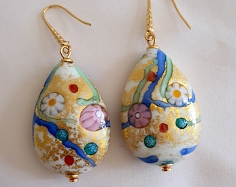 BOUCLES D'OREILLES en perles de verre de MURANO authentiques en forme de grande goutte sur crochets d'oreilles or.