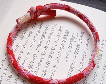 Pulsera de tela de kimono hecha a mano: joyería japonesa ajustable
