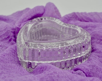Boîte à bijoux en verre transparent en forme de cœur/bijou, style vintage 3,6" x 3,6" x 1,5"