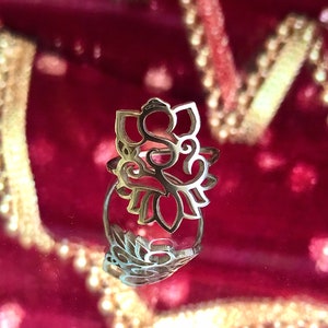 ganesh lotus ring // ganpati // custom jewelry // indian // desi // hindu // holiday // gift