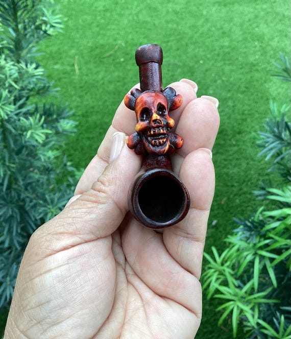skull tobacco Genuine Block Meerschaum Head Pipe with Box : Home & Kitchen Skull Cigarette Stock Photo 56917159