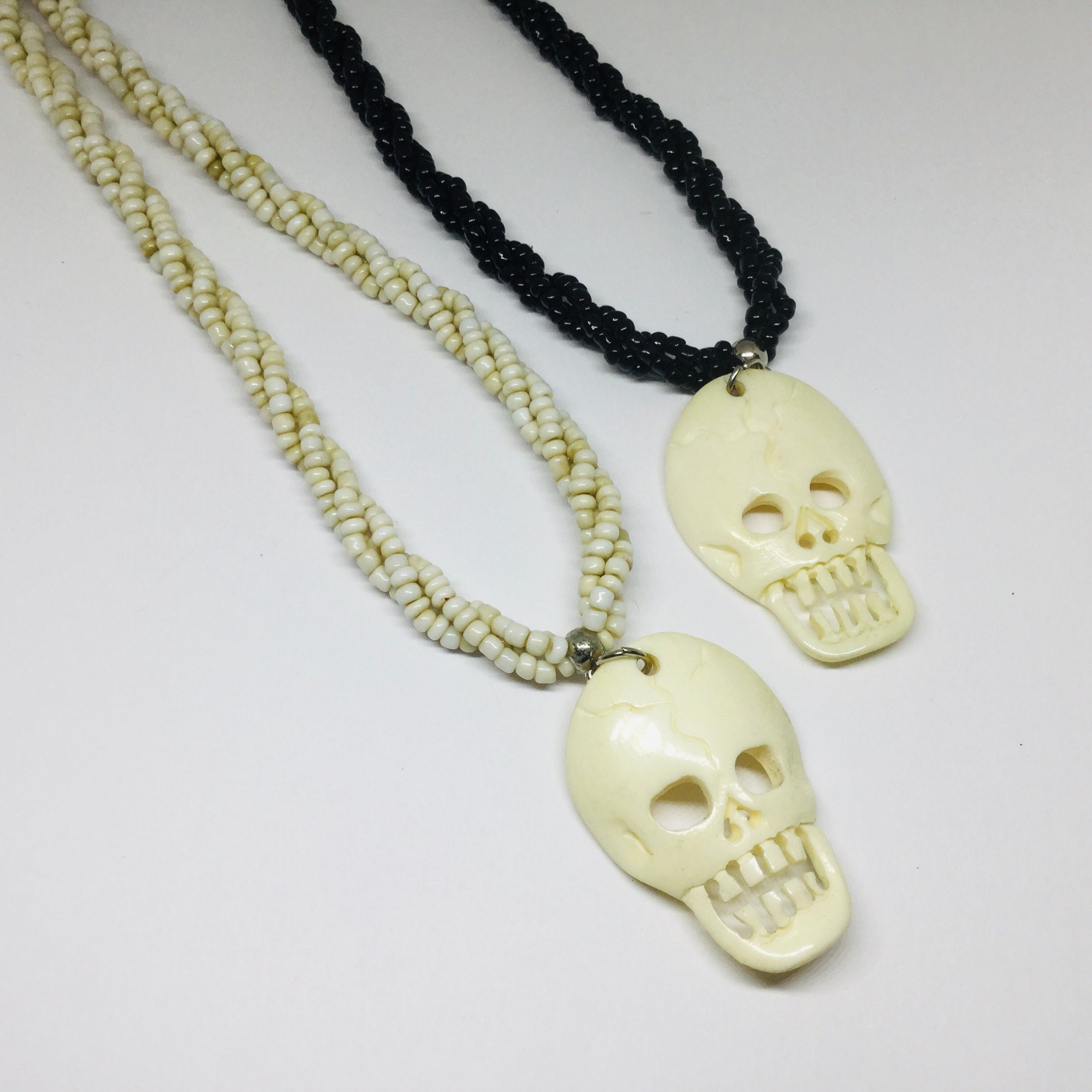 Collier Réglable Style Crâne & Os - Perles Corde Avec Pendentif Sculpté - Neuf Avec étiquettes