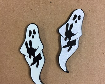 Broche de esmalte de coelho fantasma | Brilha no escuro