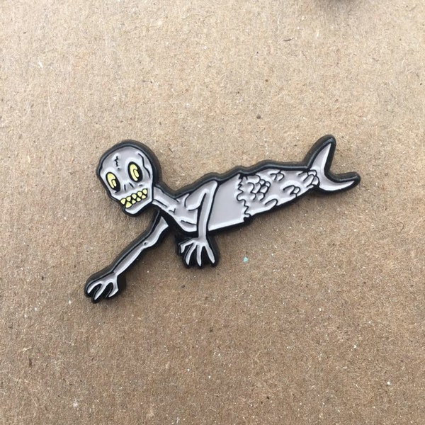 Vintage Sideshow - Feejee Mermaid enamel pin