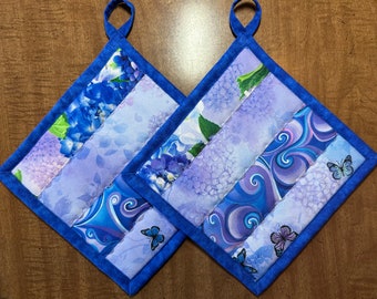 Quilted potholder pair, Blue and lavender floral, Item #1535