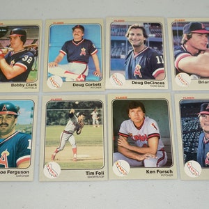 1983, California Angels, Mixed Lot von 8, Baseball Card Lot, Dave Goltz, Tim Foli, Doug Corbet und mehr