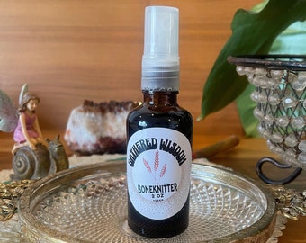 Organic True COMFREY Boneknitter Oil Holistic VEGAN Tincture Comfrey Leaves, Stalks, & Roots | (Amber GLASS Spray Bottle) Potent and Pure