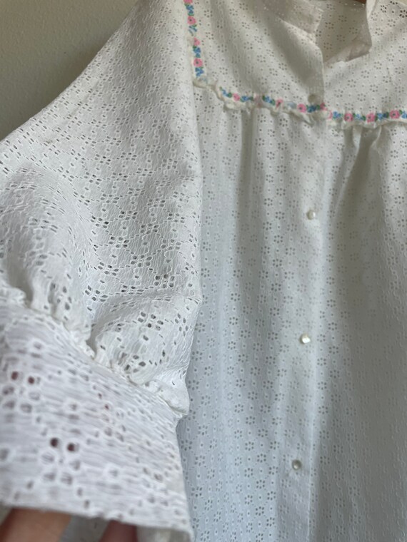 Vintage  MCM 70's/80's Handmade Eyelet Button up … - image 4