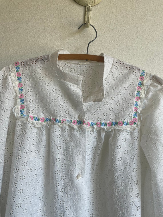 Vintage  MCM 70's/80's Handmade Eyelet Button up … - image 2