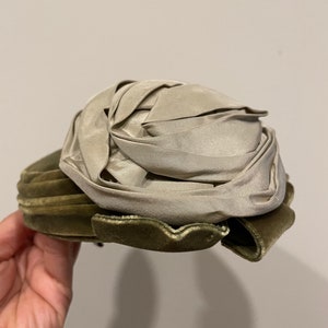 Vintage 1950&#39;s - 1960&#39;s Lemington Green Velvet Pillbox Hat | Modern Day Fascinators |