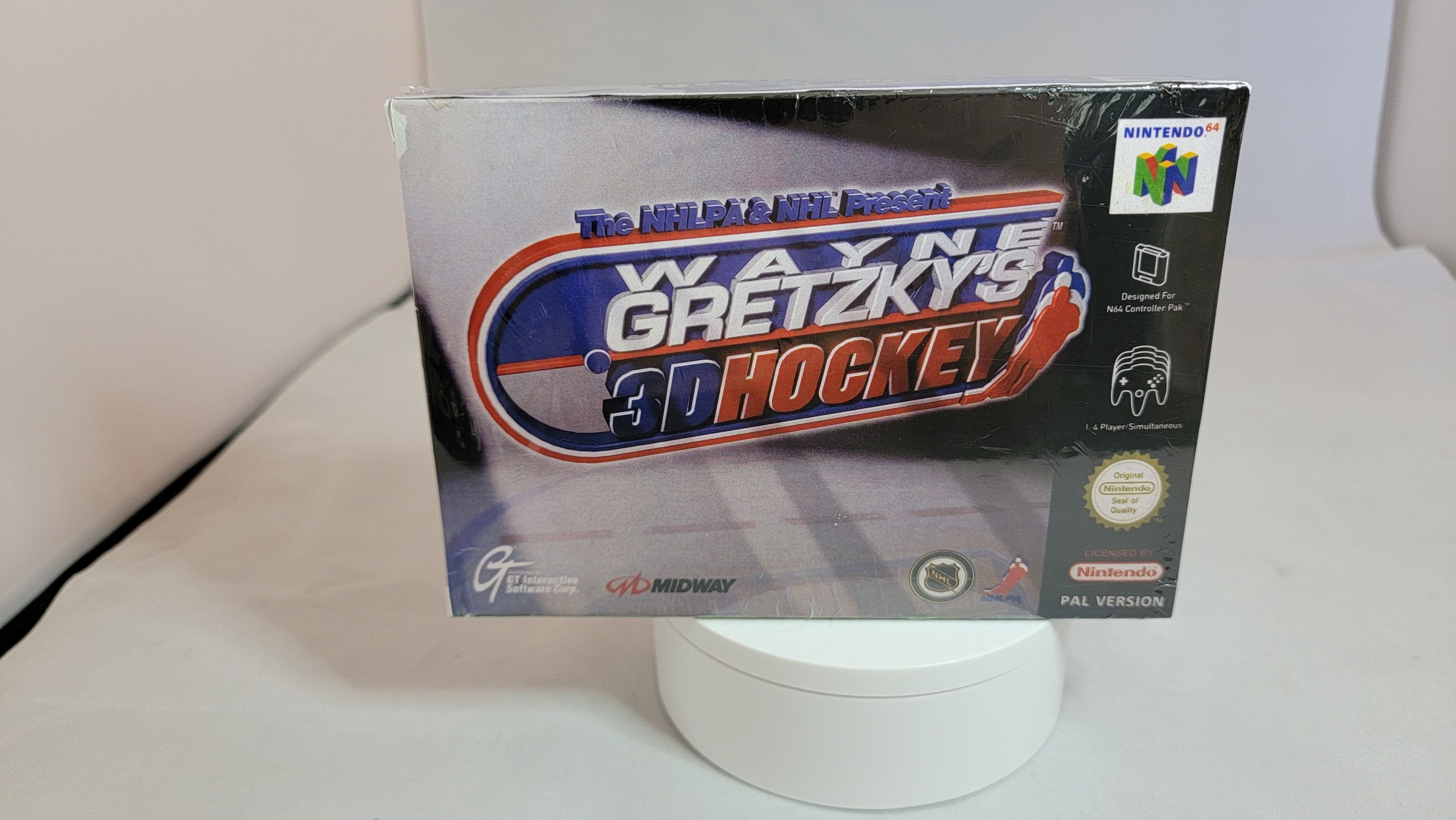 The NHLPA & NHL Present Wayne Gretzky's 3D Hockey Box Shot for