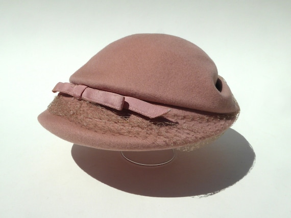 VINTAGE | Pink Wool Hat with Bow and Veil