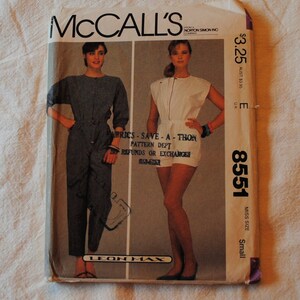 Size S Uncut Vintage 1980s McCalls 8551 Schnittmuster Misses Romper Short Set Jumpsuit Front Zipper Designer Büste 32.5&quot;34&quot; Size 8 10