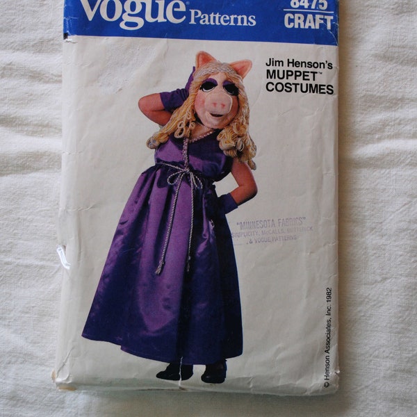 Children S M L Vintage 1980s Vogue Craft 8475 Sewing Pattern Miss Piggy In All Her Glory Head, Mask Robe Children's Pattern