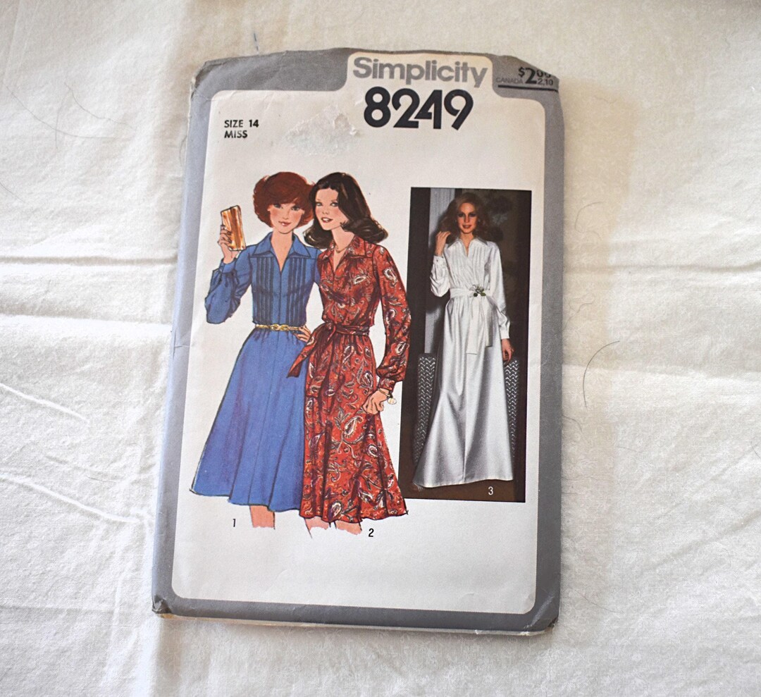 Size 14 UNCUT 1970s Simplicity 8249 Sewing Pattern, Misses Long