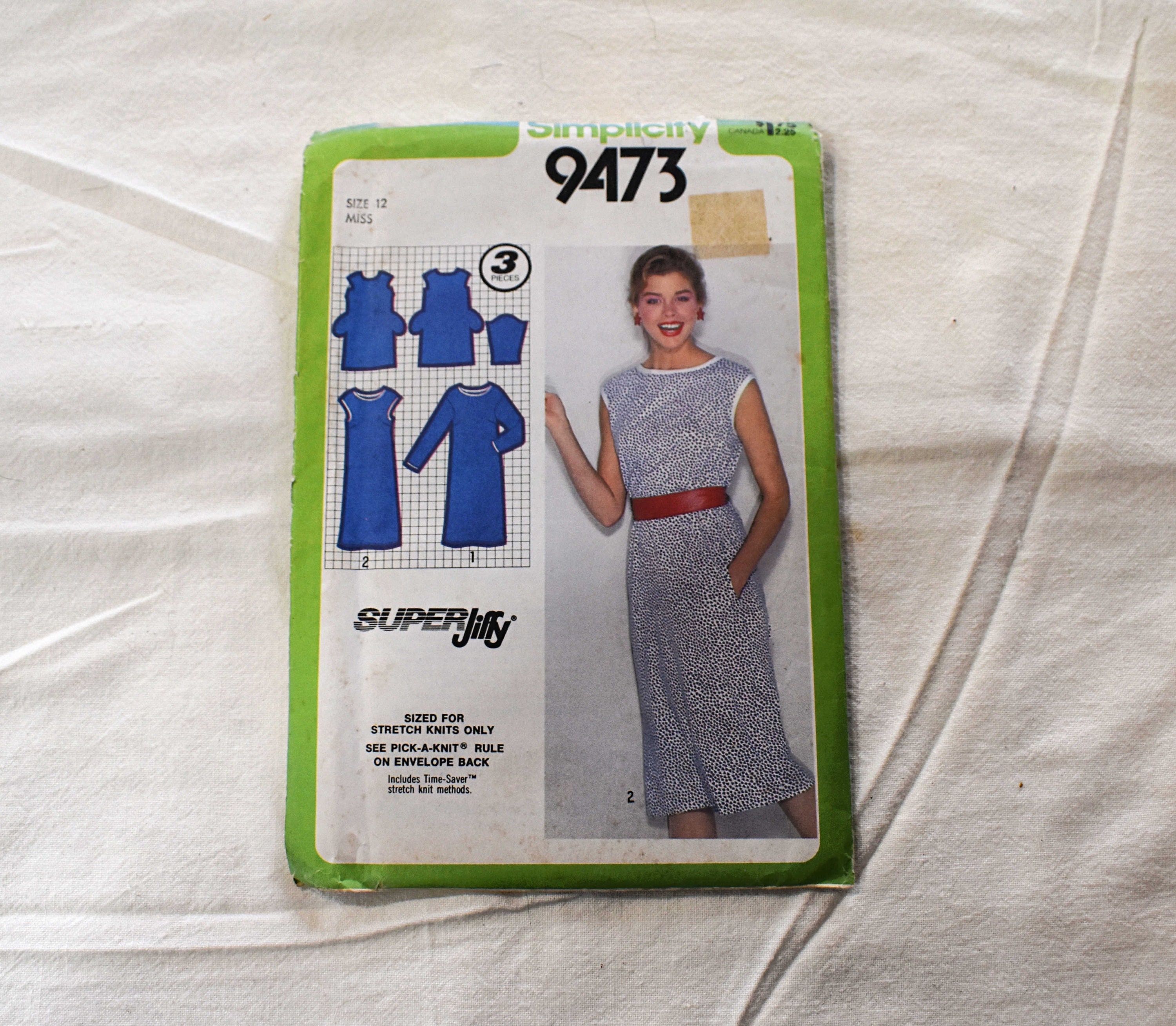 Patron De Couture Simplicity Crafts - Habits De Poupées - Réf. 9473