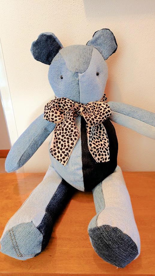 アップサイクルされたブルージーンズ/デニムのテディベア