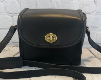Vintage Coach Demi Black Pochette Bag, Women's Fashion, Bags & Wallets,  Shoulder Bags on Carousell